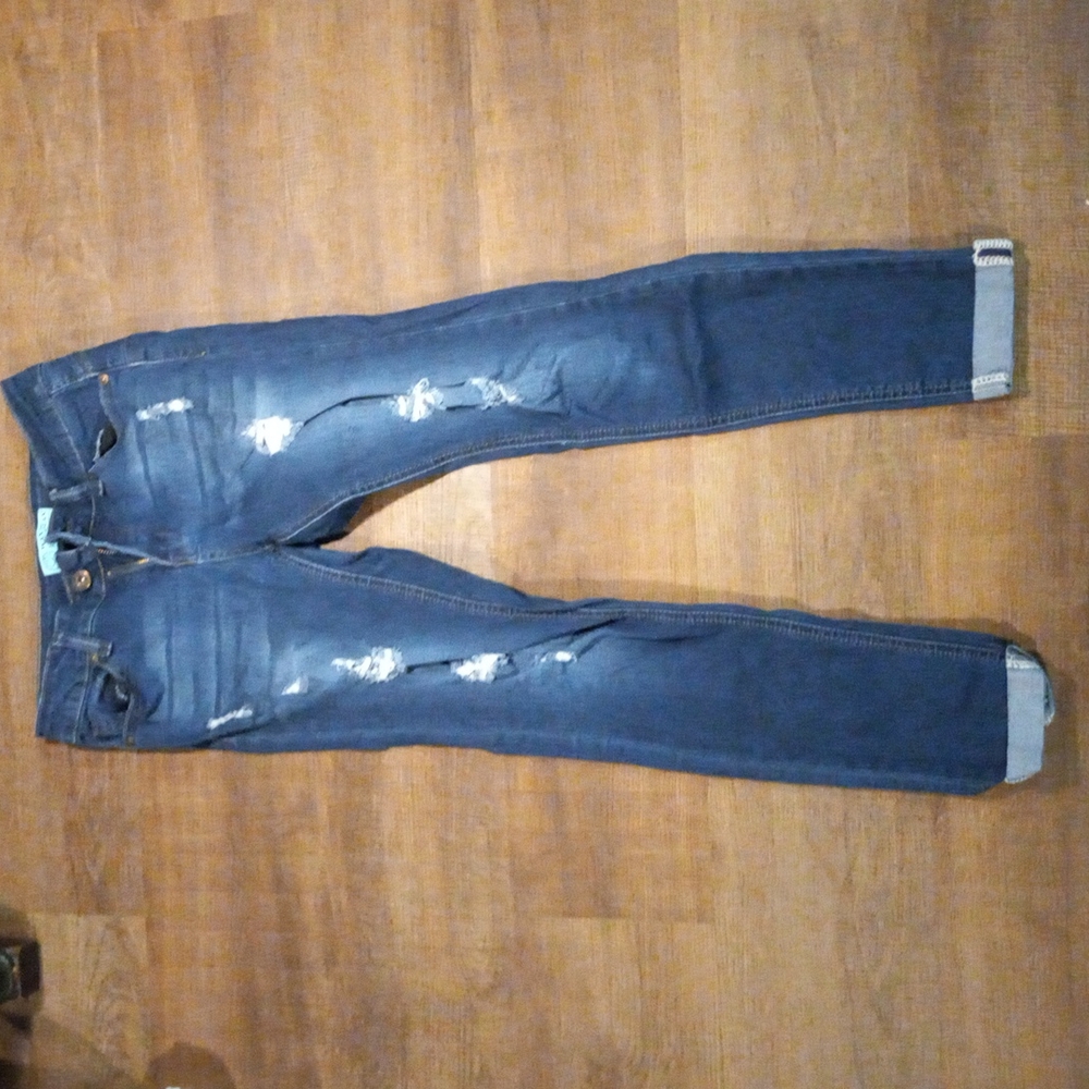 Distressed Skinny Jeans